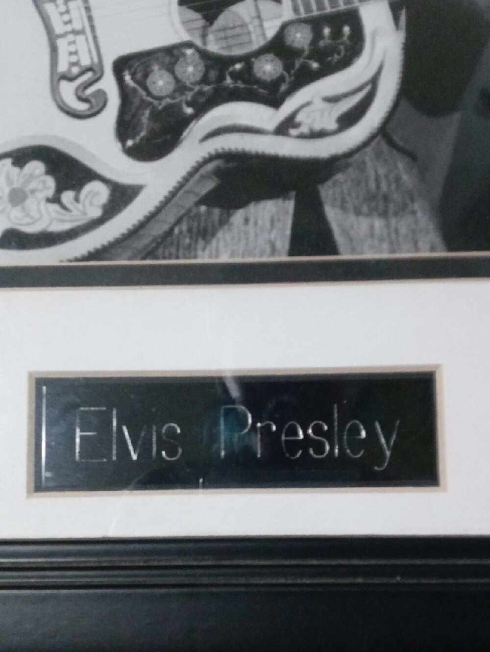 Elvis Presley Framed Guitar Photo - Black Frame - Picture 3 of 7